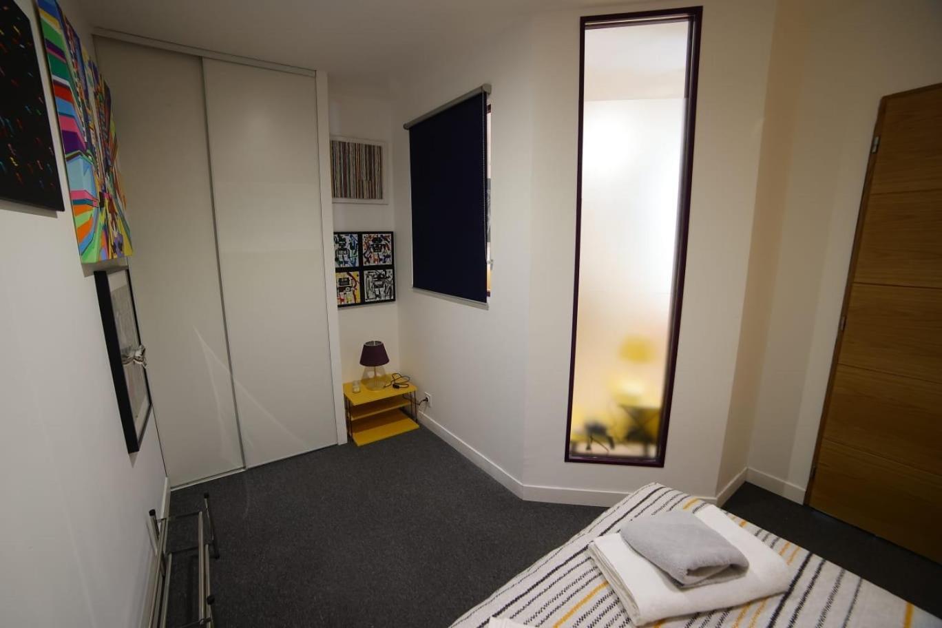 Pop Appart Appartement Artiste Configure En Galerie Dart A 200 M Du Centre Ville Avec Parking Prive Et Securise Gratuit Dans Copropriete Avignon Exterior photo