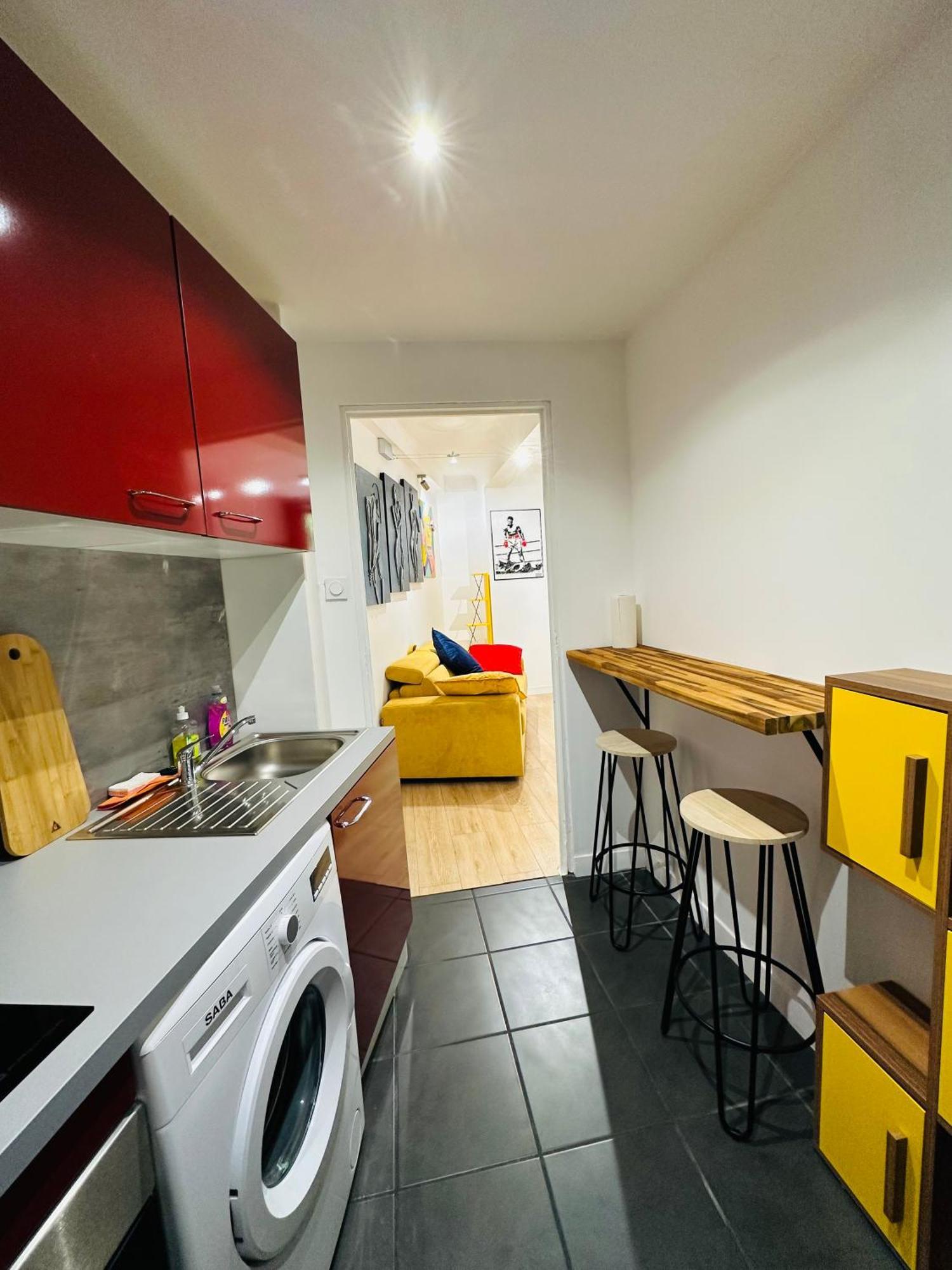 Pop Appart Appartement Artiste Configure En Galerie Dart A 200 M Du Centre Ville Avec Parking Prive Et Securise Gratuit Dans Copropriete Avignon Exterior photo